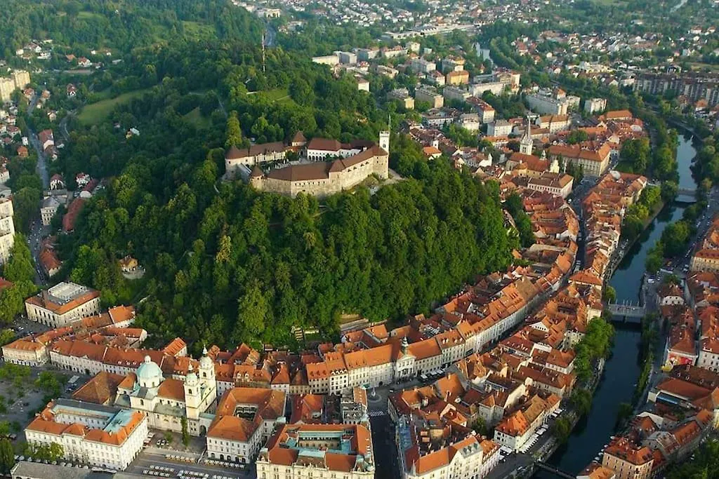 Hanna'S Suite With Free Parking Ljubljana Slovenia